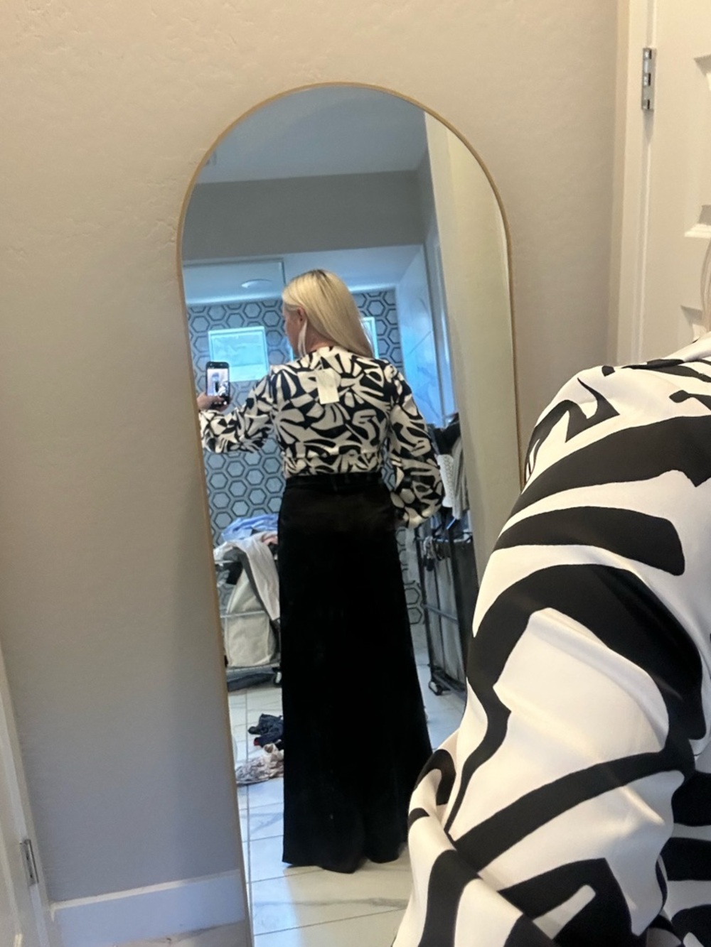 Caroline Constas Black & White Retro Top & Black Pants Set - Picture 3 of 6